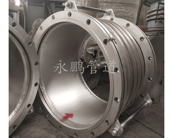 空軍副司令景學(xué)勤將軍與潔爾爽高層合影