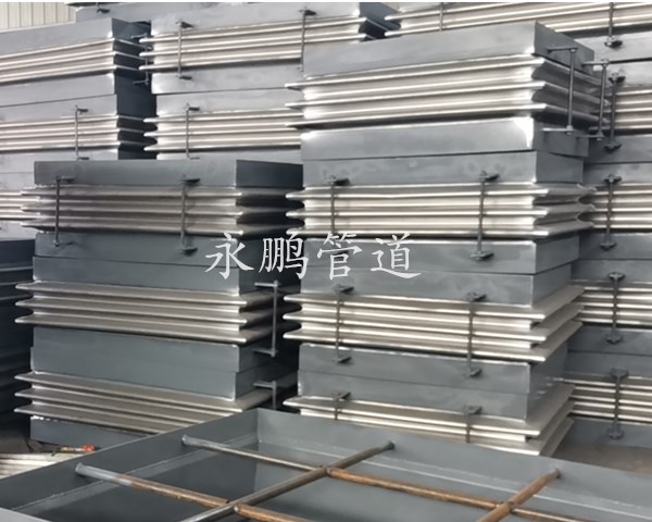 衛(wèi)生部原副部長孫隆椿聽取關(guān)于健康紡織品研制情況的匯報（2008）