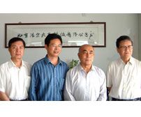 全國高科技健康產(chǎn)業(yè)工作委員會(huì)孟昭銳主任、劉存祥秘書長、全國衛(wèi)生產(chǎn)業(yè)企業(yè)管理協(xié)會(huì)抗菌產(chǎn)業(yè)分會(huì)秘書長楊尊潤到北京潔爾爽公司考